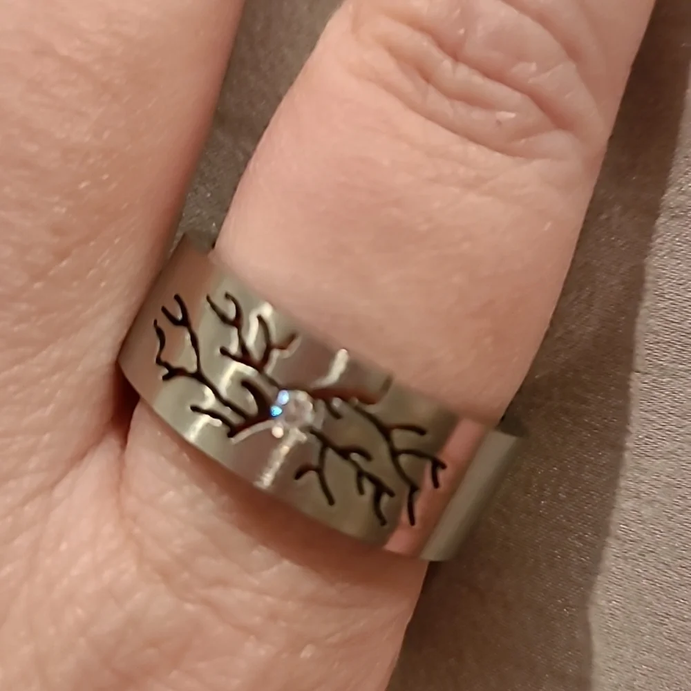 Lightning pattern cubic zirconia stainless steel ring unisex